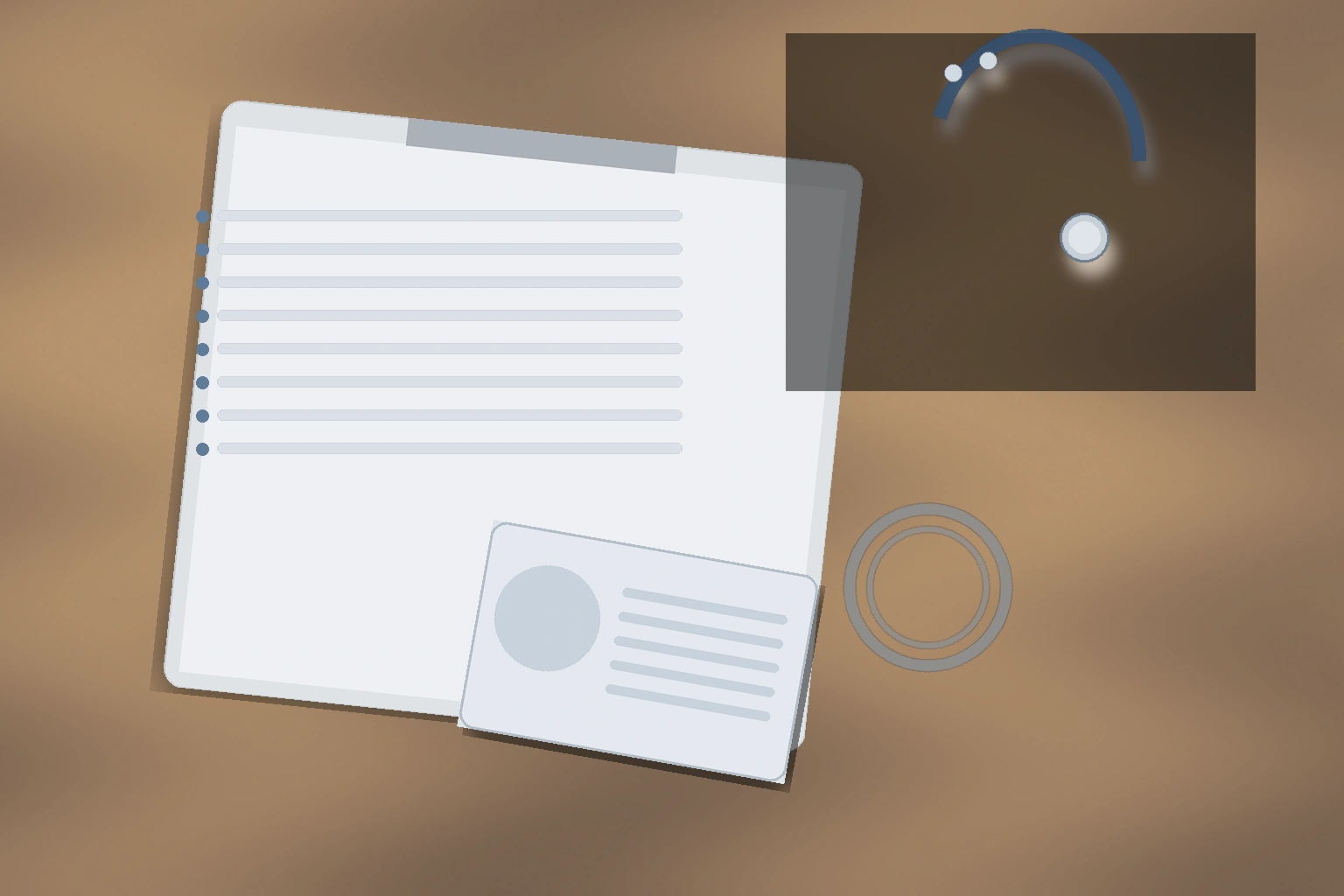 Symbolfoto Lizenzverlust – Klauseln & Nachweise: Clipboard, Stethoskop, Ausweis auf Holztisch